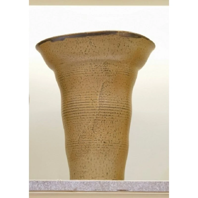 Keramisk håndlavet vase